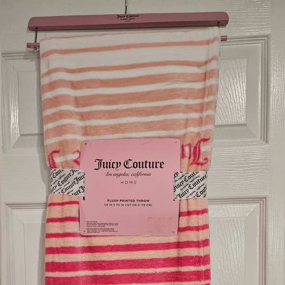 Juicy Couture Other - JUICY COUTURE Plush Blanket
